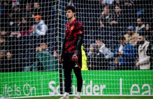 Wes Brown explica por que Senne Lammens é mais adequado para o Man Utd do que Andre Onana ícone de correio