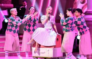 ‘Wicked: One Wonderful Night’: 9 coisas que você não viu na TV, incluindo várias tomadas de ‘Desafiando a gravidade’ 'Wicked: One Wonderful Night': 9 coisas que você não viu na TV, incluindo várias tomadas de 'Desafiando a gravidade'