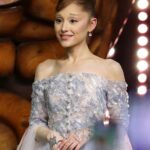 'Wicked': homem que agarrou Ariana Grande no tapete vermelho de Cingapura é acusado em tribunal