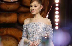 ‘Wicked’: homem que agarrou Ariana Grande no tapete vermelho de Cingapura é acusado em tribunal 'Wicked': homem que agarrou Ariana Grande no tapete vermelho de Cingapura é acusado em tribunal