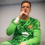 Wojciech Szczesny, fumante inveterado, afirma que quebrou o recorde de gordura corporal do Barcelona e jogou de graça no ano passado