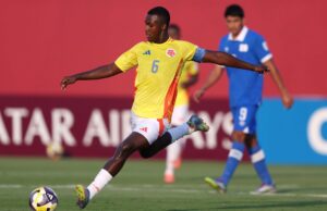 Wonderkid deve voar para o Man Utd para selar a transferência em poucos dias, afirma Fabrizio Romano Cristian Orozco jogando pela Colômbia na Copa do Mundo sub-17