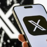 Um gráfico que mostra um aumento nos problemas do Cloudflare e do X no Downdetector.