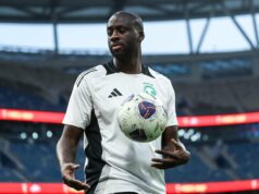 Yaya Touré diz que ficou muito impressionado com três jogadores que o Manchester United quer contratar ícone de correio