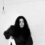 Yoko Ono está finalmente tendo uma exposição individual em um museu no SoCal