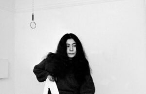 Yoko Ono está finalmente tendo uma exposição individual em um museu no SoCal Yoko Ono está finalmente tendo uma exposição individual em um museu no SoCal