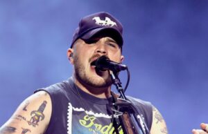 Zach Bryan está sóbrio há 2 meses depois de lutar contra a saúde mental Apresenta altos e baixos de Zach Bryan