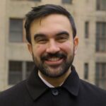 Zohran Mamdani apresenta plano de transição para Nova York e reforma da prefeitura: 'Resolva velhos problemas com novas soluções' | Vídeo