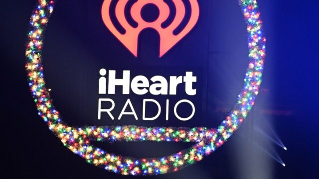 iHeartMedia lança rede de podcasts TikTok e dá luz verde para até 25 novos podcasts de criadores
