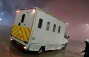 ‘Ativista da Ação Palestina bateu em policial com martelo’ Yahoo news home