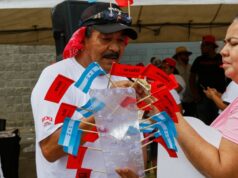 ‘Incerteza real’: o que saber sobre as eleições presidenciais hondurenhas Apoiadores do candidato hondurenho Salvador Nasralla comemoram em evento político