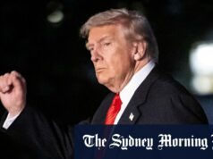 ‘Não serei extorquido’: Trump se aprofunda enquanto a paralisação dos EUA se aproxima do recorde Membros da Guarda Nacional da Califórnia separando produtos no Banco Alimentar de Los Angeles na semana passada.