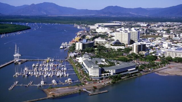 ‘Sem passaportes, sem vistos’: australianos detidos após misterioso voo para Papua do Sul
