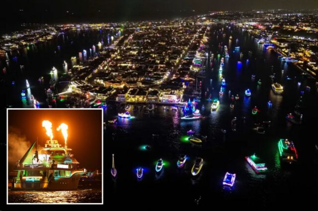 117º Desfile de Barcos de Natal em Newport Beach, Califórnia.