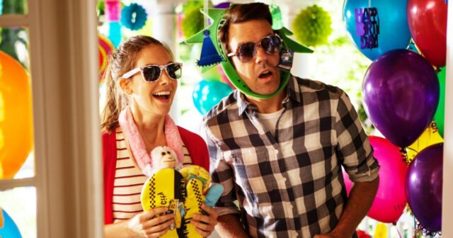 Laura Dern, George Clooney e Adam Sandler em Jay Kelly