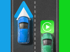 5 maneiras pelas quais o Android Auto se tornou o vencedor na guerra do painel contra o CarPlay Painel do veículo com interface do Android Auto atualizada em foco