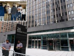 8 juízes de imigração demitidos pelo administrador de Trump após outro processo, alegando que ela foi discriminada Agentes federais à paisana patrulham os corredores do tribunal de imigração.