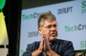 A Apple acaba de nomear um novo chefe de IA com experiência do Google e da Microsoft, com a saída de John Giannandrea A Apple acaba de nomear um novo chefe de IA com experiência do Google e da Microsoft, com a saída de John Giannandrea