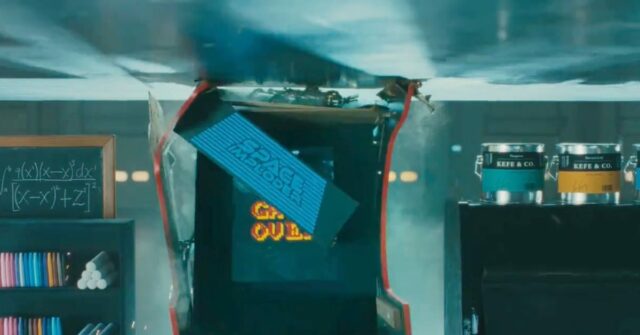 A Epic Games acusa a Apple de taxas inúteis que A Epic Games acusa a Apple de taxas inúteis que ‘esmagam a concorrência’ enquanto a batalha continua | A imagem mostra uma captura de quadro do polêmico anúncio de paixão do iPad Pro da Apple