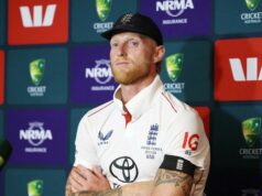 A Inglaterra não resistiu à pressão em Ashes, diz Ben Stokes A Inglaterra não resistiu à pressão em Ashes, diz Ben Stokes