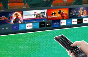 A Netflix desativa a transmissão em TVs e Chromecasts mais recentes Texto da Netflix em fundo rosa, pêssego e branco com o logotipo da AP