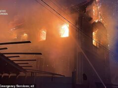 A OTAN envia caças enquanto Putin ataca a Ucrânia antes da reunião decisiva de Zelensky na Flórida com Trump Vladimir Putin desencadeou ataques selvagens durante a noite em Kiev, destruindo edifícios residenciais e infra-estruturas energéticas poucas horas antes de Volodymyr Zelensky se encontrar com Donald Trump na Florida para conversações sobre um plano de paz mediado pelos EUA.