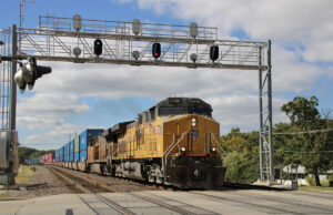 A UP agora espera apresentar o pedido de fusão da NS por volta de 16 de dezembro A UP agora espera apresentar o pedido de fusão da NS por volta de 16 de dezembro