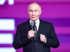 A adesão da Ucrânia à OTAN é ‘questão-chave’ nas negociações dos EUA: Rússia Nesta fotografia distribuída pela agência estatal russa Sputnik, o presidente da Rússia, Vladimir Putin, participa de um fórum de organizações voluntárias em Moscou, em 3 de dezembro de 2025. (Foto de Alexander SCHHERBAK / POOL / AFP)