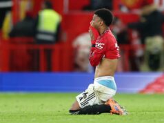 A admissão brutal de Amad sobre a última temporada do Man Utd prova a escala da tarefa de Ruben Amorim, ‘Já perdido…’ Ruben Amorim aplaude torcedores após partida da Premier League entre Manchester United e Everton, em Old Trafford, em 2025, em Manchester, Inglaterra.