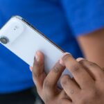 A adoção do eSIM está aumentando graças às viagens e à compatibilidade de dispositivos