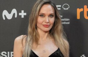 A bolsa de grife de Angelina Jolie custa mais de US $ 5 mil – então encontramos uma versão por 99% menos SANTA BÁRBARA, CALIFÓRNIA - 05 DE FEVEREIRO: A homenageada Angelina Jolie participa da cerimônia do Maltin Modern Master Award durante o 40º Festival Internacional de Cinema de Santa Bárbara no Arlington Theatre em 05 de fevereiro de 2025 em Santa Bárbara, Califórnia. (Foto de Tibrina Hobson/Getty Images para o Festival Internacional de Cinema de Santa Bárbara)