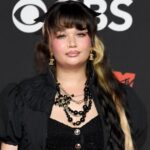 Quem é Lola Young: 5 coisas para saber sobre a cantora bagunceira