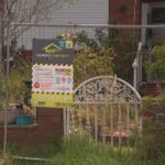 A propriedade está cercada depois que uma forte tempestade deixou a casa infestada de mofo.