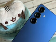 A configuração One UI 8.5 que finalmente corrigiu a peculiaridade mais irritante do meu Galaxy Uma interface UI 8 mostrando dois cartões de notificação agrupados e ícones de notificação ao redor.