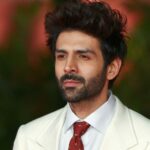 A estrela de Bollywood Kartik Aaryan sobre o sucesso da reescrita: 'I Wanted to Be Typecast'