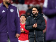 A estrela do Wolves avisa Ruben Amorim antes da viagem do Man Utd: ‘Temos estado…’ David Moller Wolfe do Wolverhampton Wanderers se aquece antes da partida da Premier League entre Wolverhampton Wanderers e Nottingham Forest em Molineux em 3 de dezembro de 2025