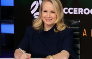 A executiva da Paramount, Beverley McGarvey, defende a diversidade de conteúdo na palestra do Asian Academy Creative Awards A executiva da Paramount, Beverley McGarvey, defende a diversidade de conteúdo na palestra do Asian Academy Creative Awards