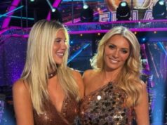 A filha sósia de Tess Daly, Phoebe Kay, 21, compartilha fotos dos bastidores do último show de sua mãe no Strictly, enquanto os fãs pedem que ela assuma o papel de apresentadora: ‘Você é o herdeiro legítimo!’ A filha sósia de Tess Daly, Phoebe, 21, compartilhou uma série de fotos dos bastidores da última final do Strictly Come Dancing de sua mãe no sábado