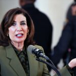 A governadora Hochul faz uma farra massiva de 800 contas: aqui está o que ela aprovou ou rejeitou para que NY termine em 2025