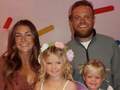 A grávida Lindsay Arnold diz que seu marido estava “animado” com o sexo do terceiro bebê Recurso do álbum da família Lindsay Arnold e Sam Cusick