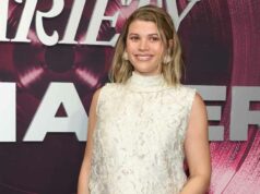 A grávida Sofia Richie cobre a barriguinha do bebê em Schiaparelli para o tapete vermelho A grávida Sofia Richie cobre a barriguinha do bebê em Schiaparelli para o tapete vermelho