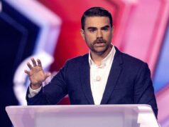 A guerra civil MAGA irrompe no evento Turning Point USA enquanto os palestrantes se voltam uns contra os outros por causa de Charlie Kirk atirando em conspirações Ben Shapiro criticou o colega palestrante Tucker Carlson na primeira conferência Turning Point USA AmericaFest desde a morte do fundador Charlie Kirk em Phoenix, Arizona, quinta-feira