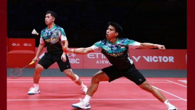 A história do sacrifício de Sabar/Reza, mesmo tendo falhado nas semifinais das finais do BWF World Tour 2025
