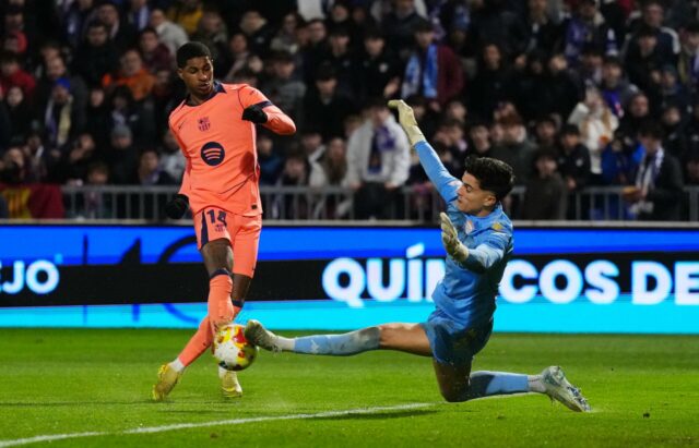 Marcus Rashford do FC Barcelona comemora um gol com seus companheiros durante a Copa da Espanha, Copa del Rey, partida de futebol das oitavas de final disputada entre CD Guadalajara e FC Barcelona no Estádio Pedro Escartin em 16 de dezembro de 2025