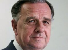 A lenda do New York Post, Ray Kerrison, homenageada pelo Hall da Fama das corridas de cavalos Ray Kerrison cobriu todos os cantos das corridas de cavalos para o The New York Post de 1977-2013.