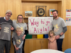 A mãe notou algo na filha nas férias – isso pode ter salvado a vida dela Nicole Schonlau with her husband Andrew, son Christopher and daughter Aiyla.