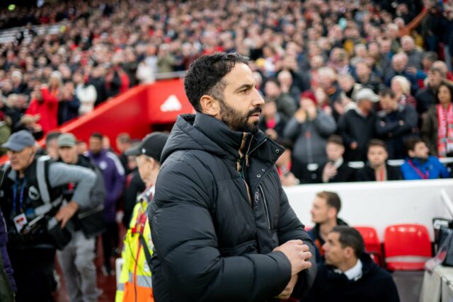 A melhoria do Manchester United de 2024/25 para 2025/26 após O técnico do Manchester United, Ruben Amorim, com Matheus Cunha durante a partida da Premier League entre Wolves e Manchester United no Molineux em 2025 em Wolverhampton, Inglaterra.