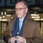 O chefe do OBR, Richard Hughes, renunciou hoje após o vazamento do orçamento da semana passada - mas os conservadores sugeriram que ele estava sendo forçado a sair por expor as mentiras de Rachel Reeves