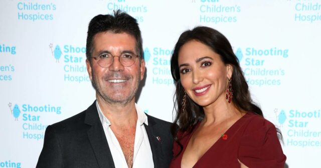 A noiva de Simon Cowell, Lauren, explica por que ela Simon Cowell no tapete vermelho