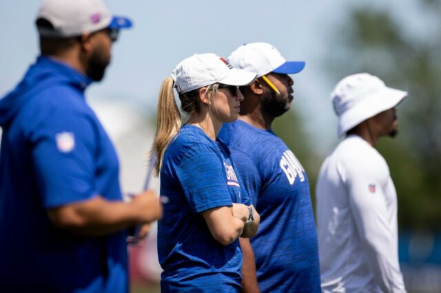 A olheiro dos Giants, Hannah Burnett, conta ao The Post sobre a vida como uma raridade da NFL
